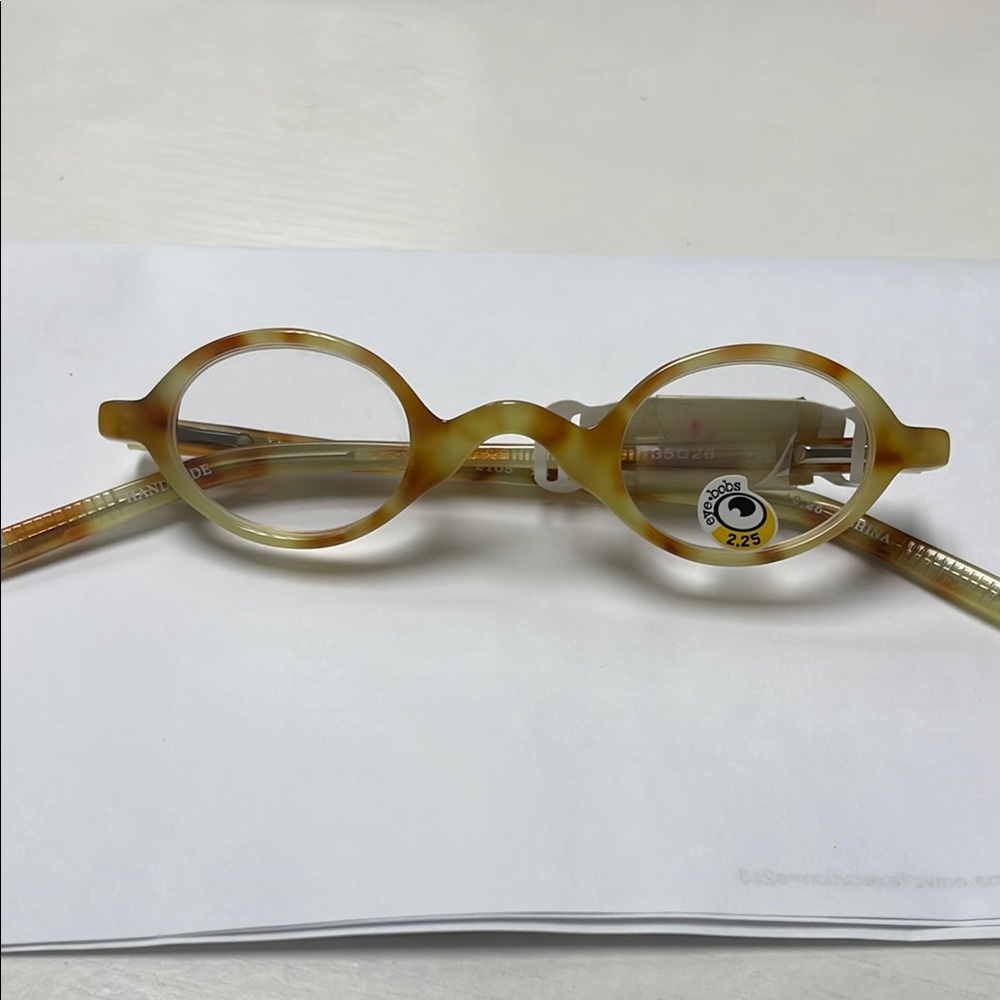Oval Yellow Reading Glasses +2.25